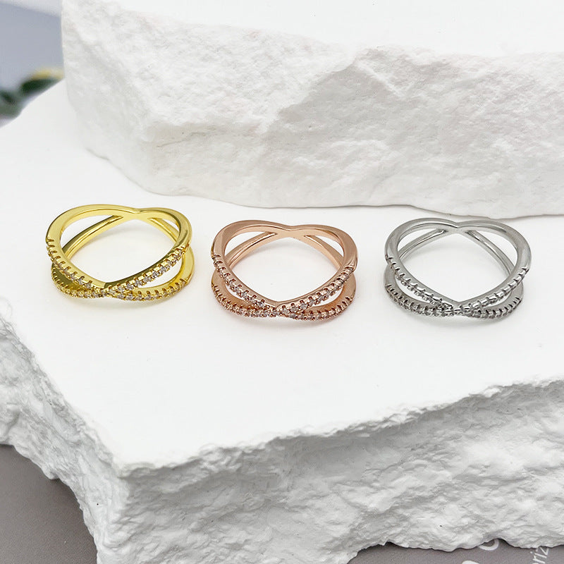 Anillo cruzado con circonitas cúbicas en forma de X bañado en oro de 14 quilates/vermeil de oro de 18 quilates: anillo de diamantes simulados para mujer