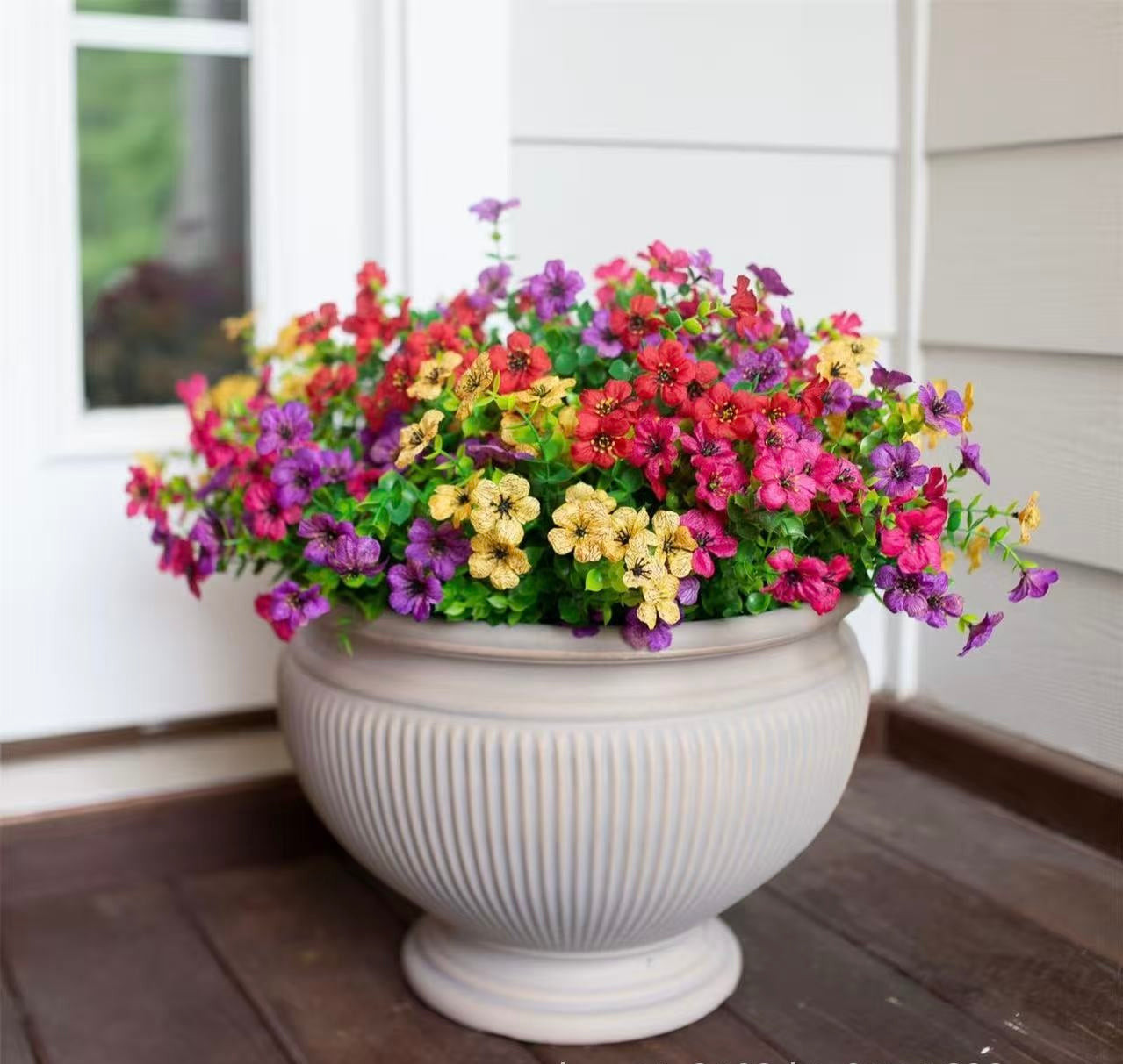 Lifelike Outdoor Flowers That Won’t Fade – No Watering, No Maintenance