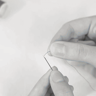 2-in-1 Needle Threader and Stitch Remover