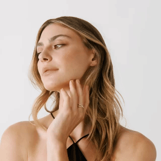 Anillo cruzado con circonitas cúbicas en forma de X bañado en oro de 14 quilates/vermeil de oro de 18 quilates: anillo de diamantes simulados para mujer